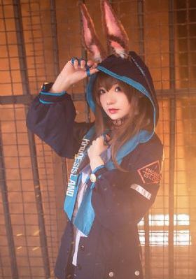 夜玩亲女裸睡的小妍第一部分_1080P在线视频播放